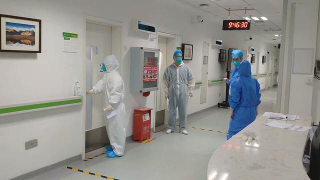 “短兵相接”ICU|湖北之声记者直击武汉肺科医院ICU疫情防控战场