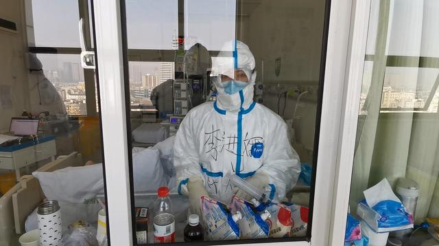 “短兵相接”ICU|湖北之声记者直击武汉肺科医院ICU疫情防控战场