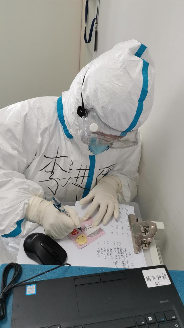 “短兵相接”ICU|湖北之声记者直击武汉肺科医院ICU疫情防控战场