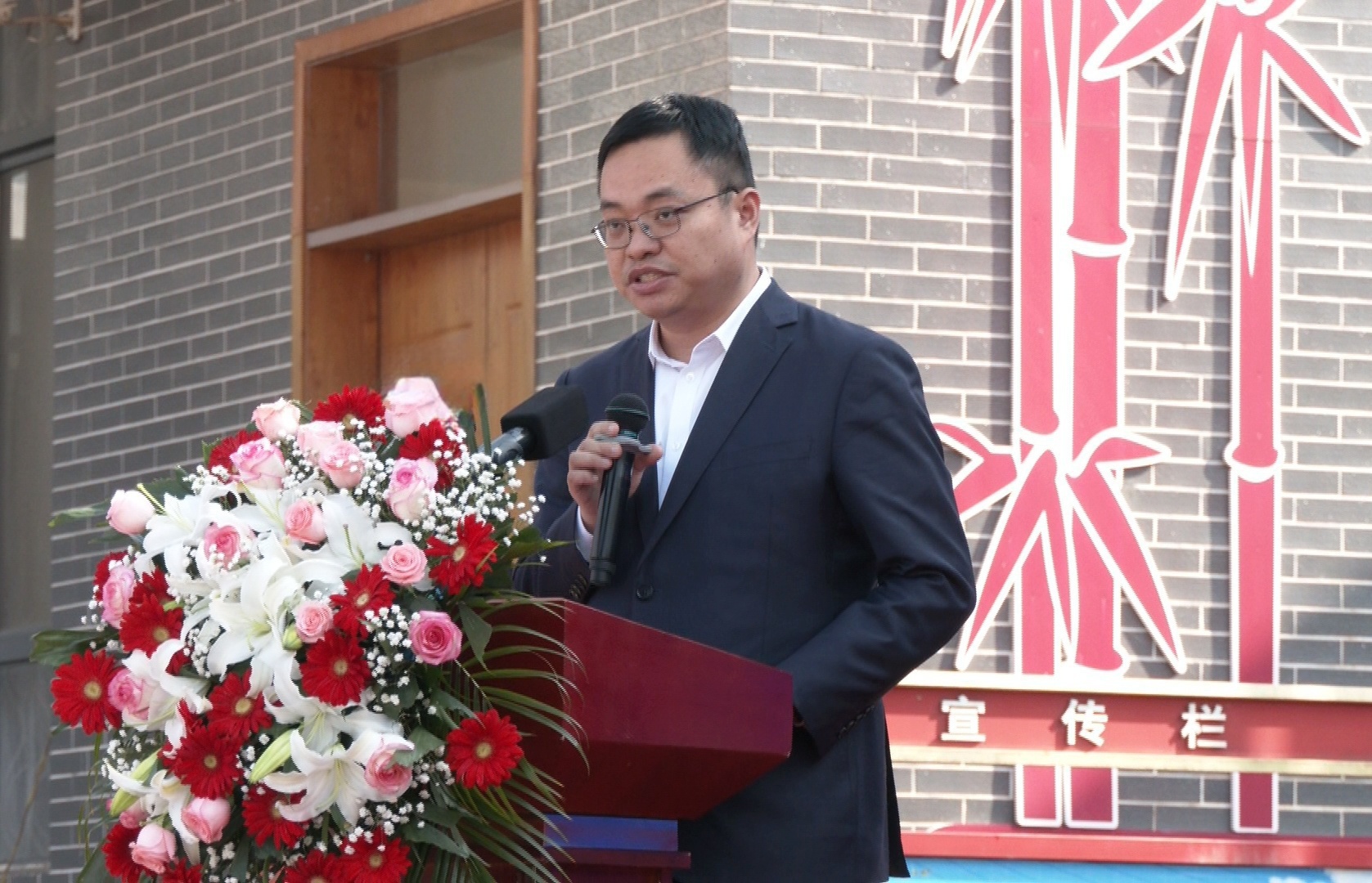 正在上传...