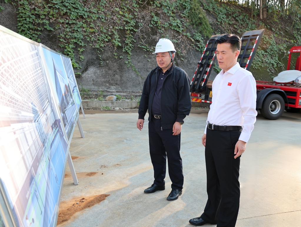 杨修伟调研在建重点项目建设情况
